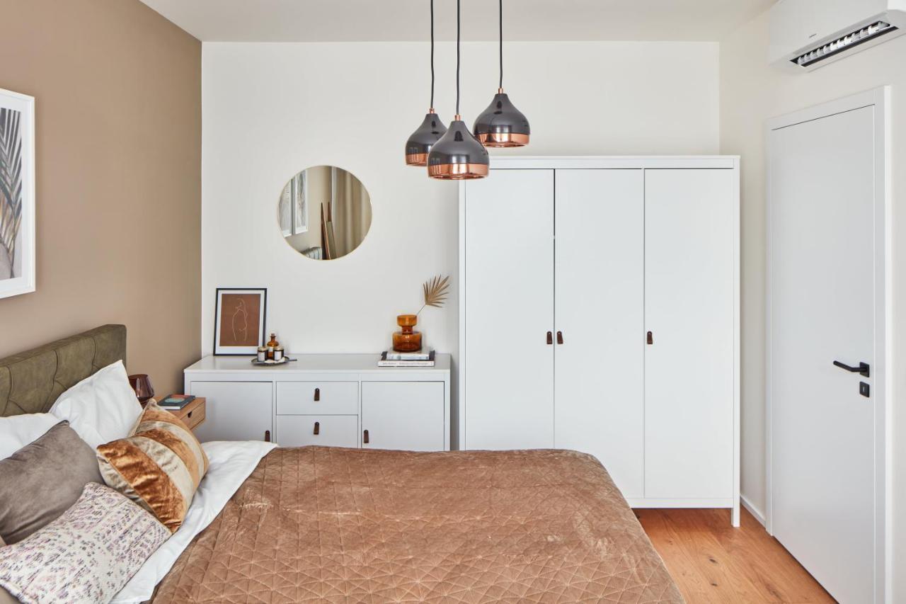 Prague Days - Designer Apts - Garage - Terrace - Easy City Access Exterior photo